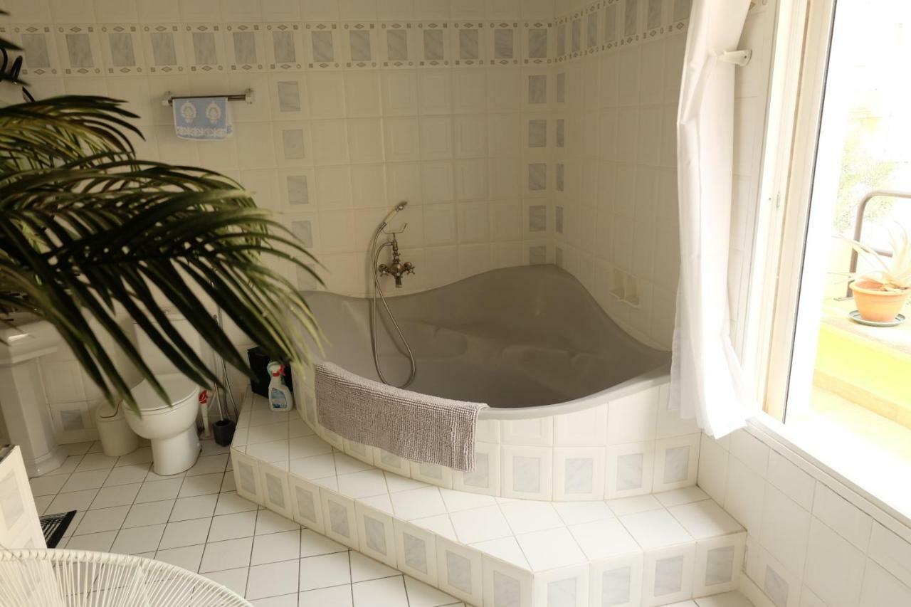 B&B Le Patio En Ville - Chambres D'Hotes Нарбонна Экстерьер фото